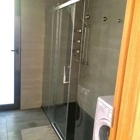 Dom wakacyjny The Roof House *